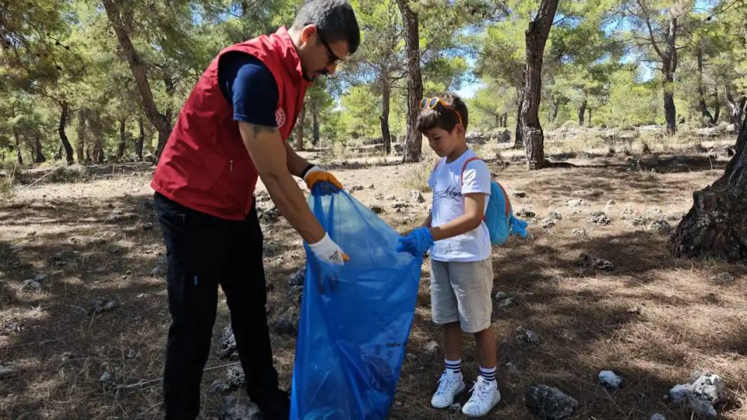 Kepez’de Orman Çöplerden Arındı! 2
